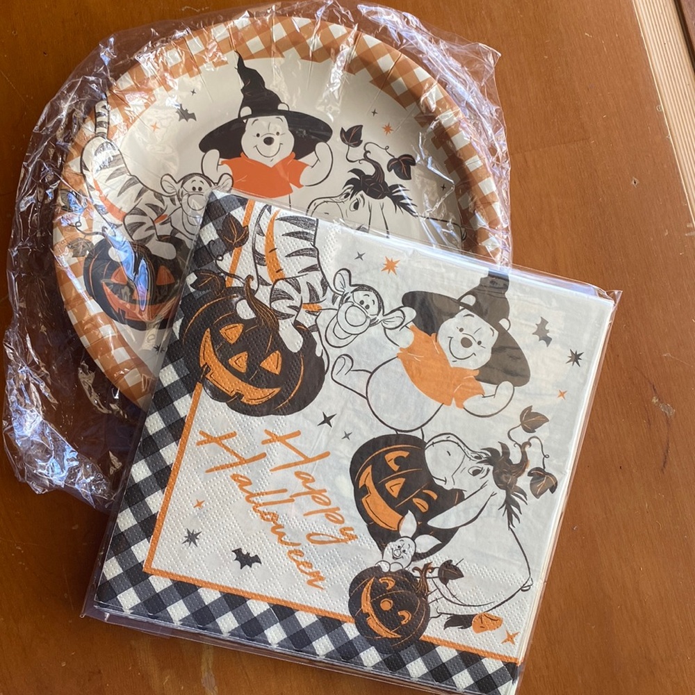 HALLOWEEN PAPER PLATES & NAPKIN